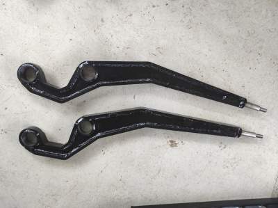 Продольные рычаги переднего моста Ниссан Патрол под лифт 3-4